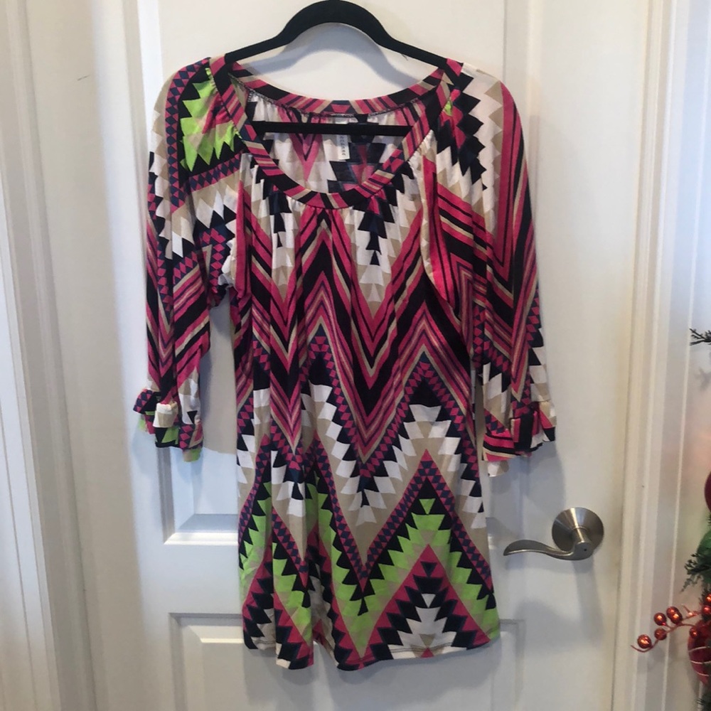 Great dress or top with leggings